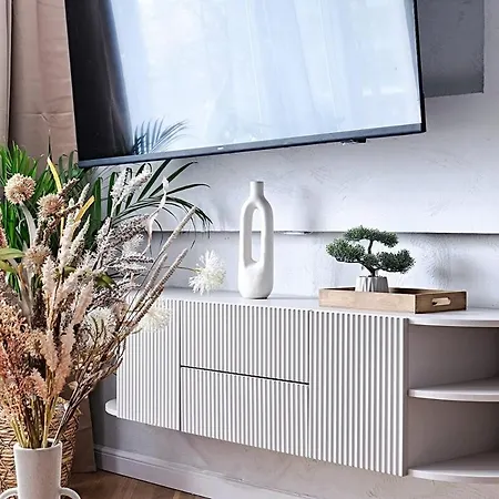 Prime Prive 65tv Ac Standing Desk King Bed Lejlighed Warszawa