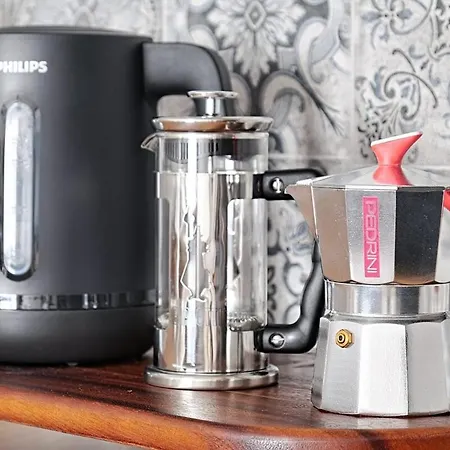 Prime Prive 65tv Ac Standing Desk King Bed