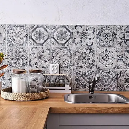 Prime Prive 65tv Ac Standing Desk King Bed *